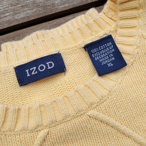 Izod Men's Sweater - Picture 4 of 6